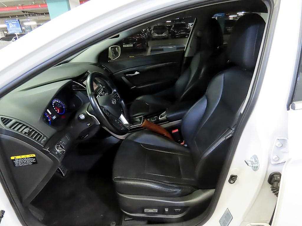 HYUNDAI i40 - Vista 5