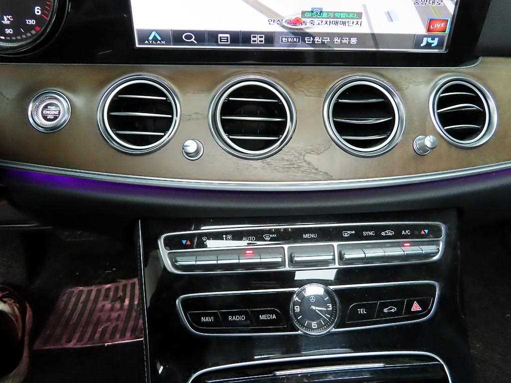 Mercedes Benz E class - Vista 10