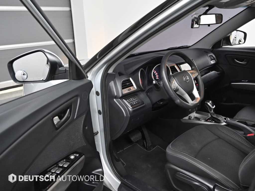 Ssangyong Tivoli - Vista 11