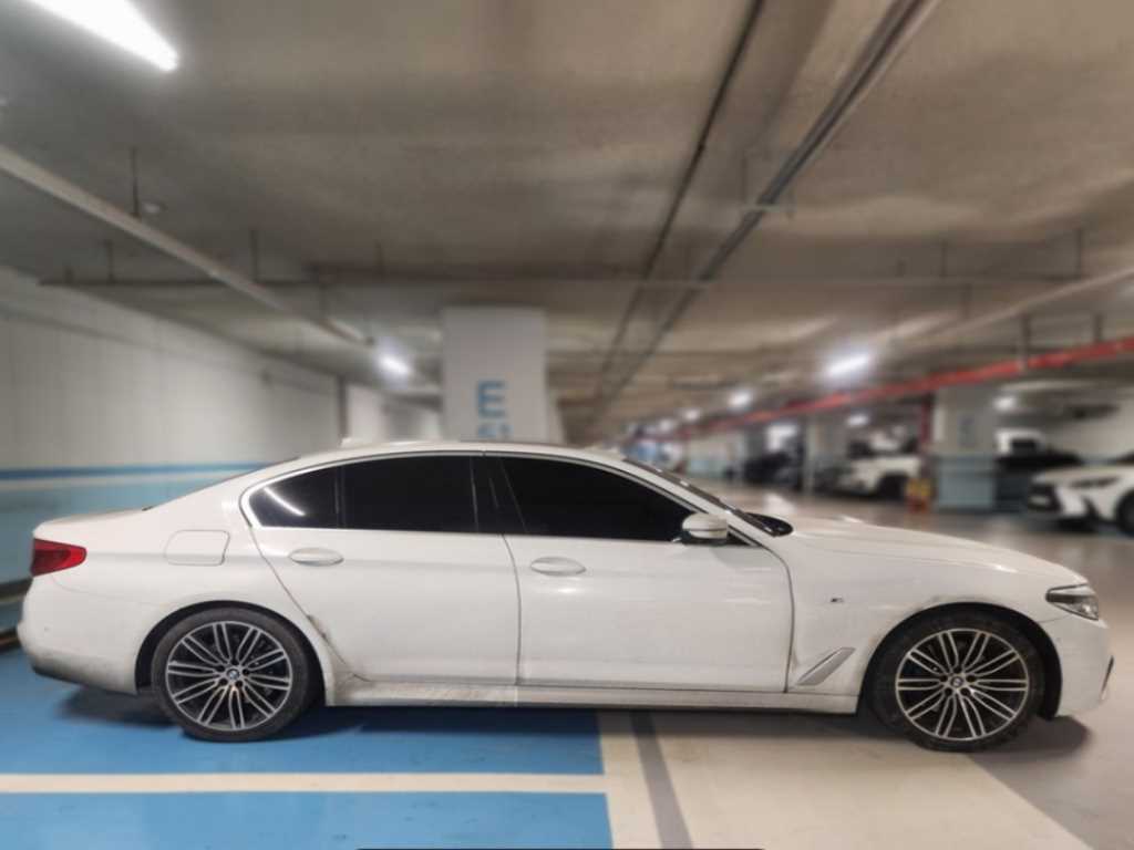 BMW 5 Series - Vista 4