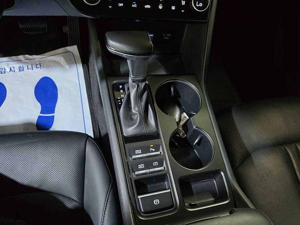 HYUNDAI Sonata - Vista 12