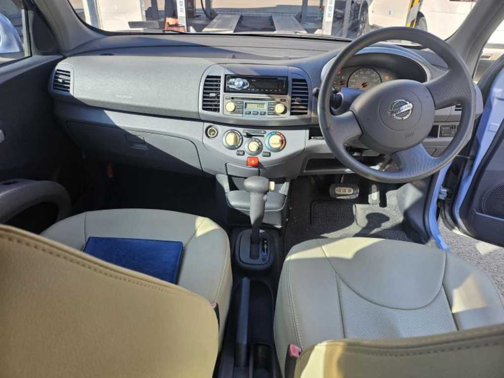 Nissan March - Vista 10