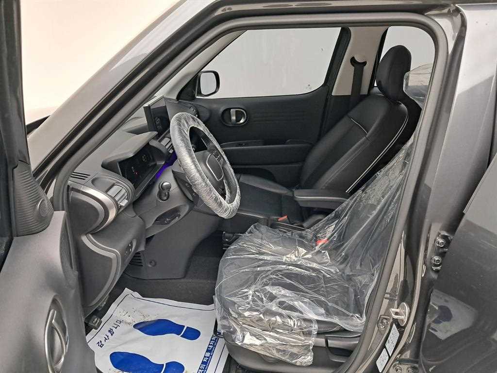 HYUNDAI Casper - Vista 10