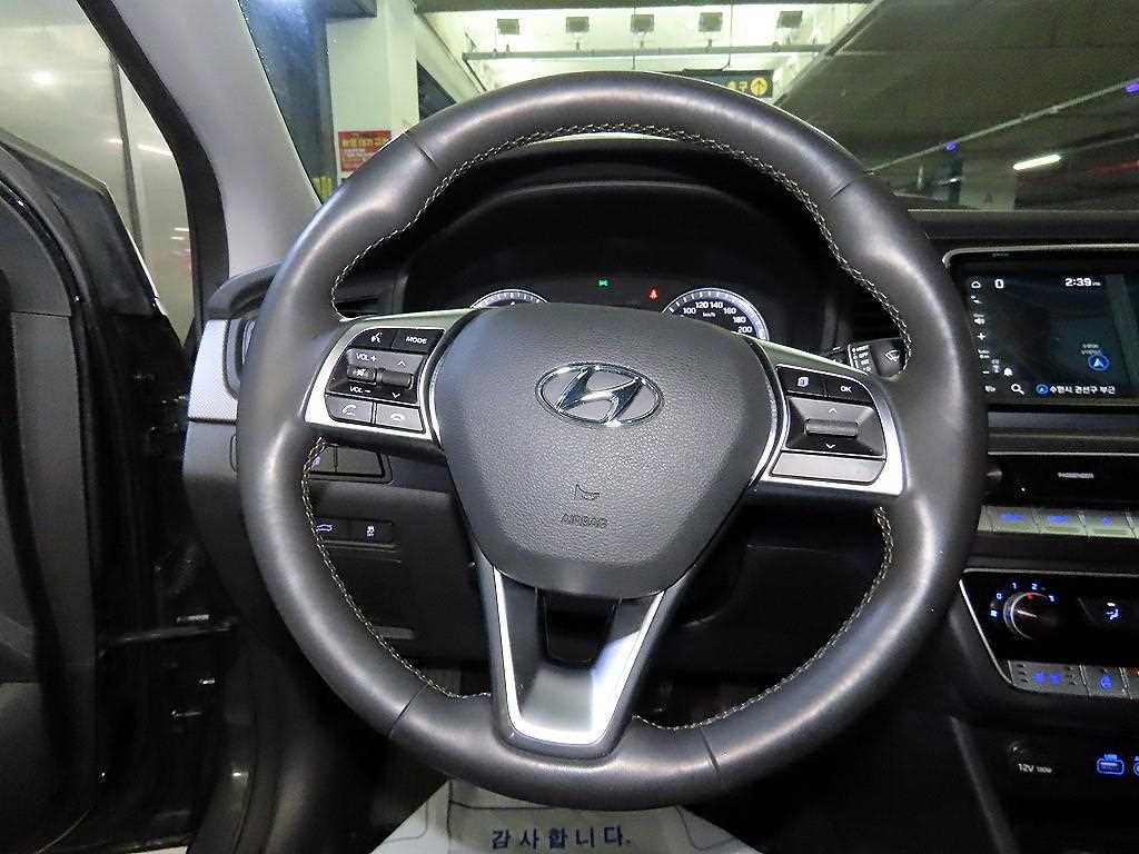 HYUNDAI Sonata - Vista 8