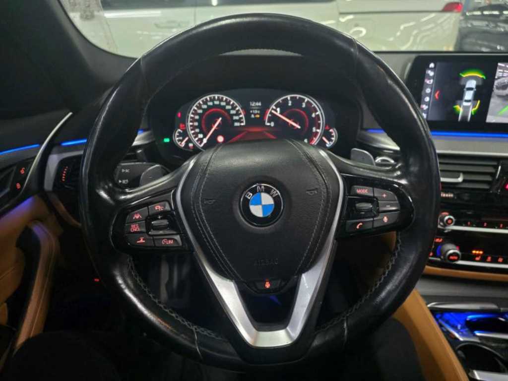 BMW 5 Series - Vista 4