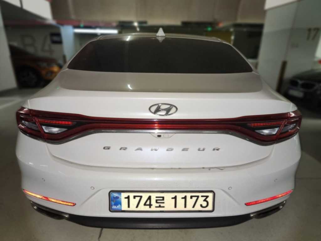 HYUNDAI Grandeur - Vista 2