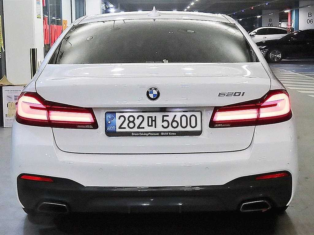 BMW 5 Series - Vista 5