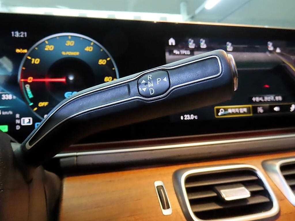 Mercedes Benz GLE Class - Vista 12