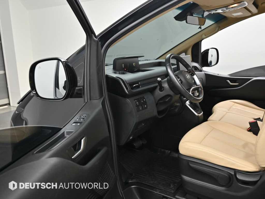 HYUNDAI Staria - Vista 11