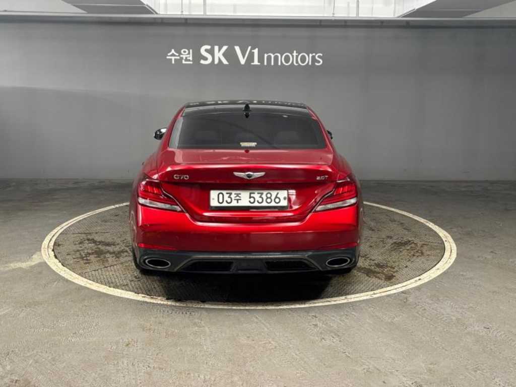 Genesis G70 - Vista 5