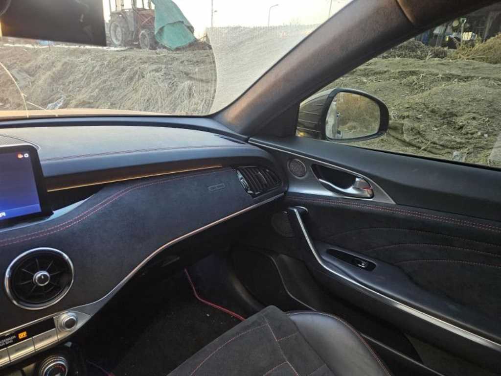 KIA Stinger - Vista 10