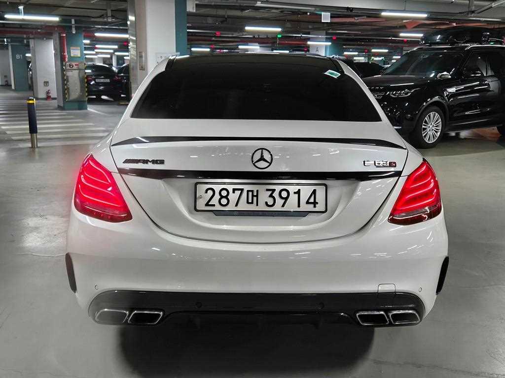 Mercedes Benz C Class - Vista 4