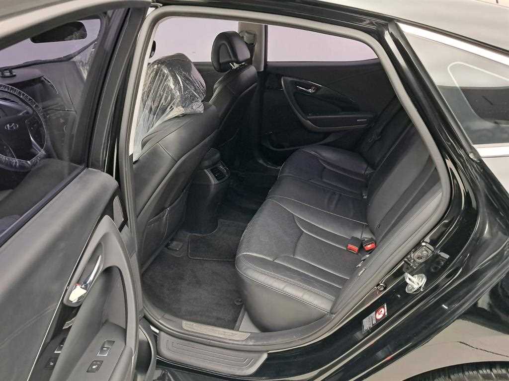 HYUNDAI Grandeur - Vista 12