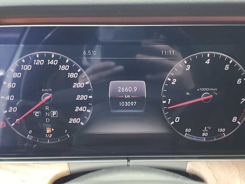 Mercedes Benz E class - Vista 6