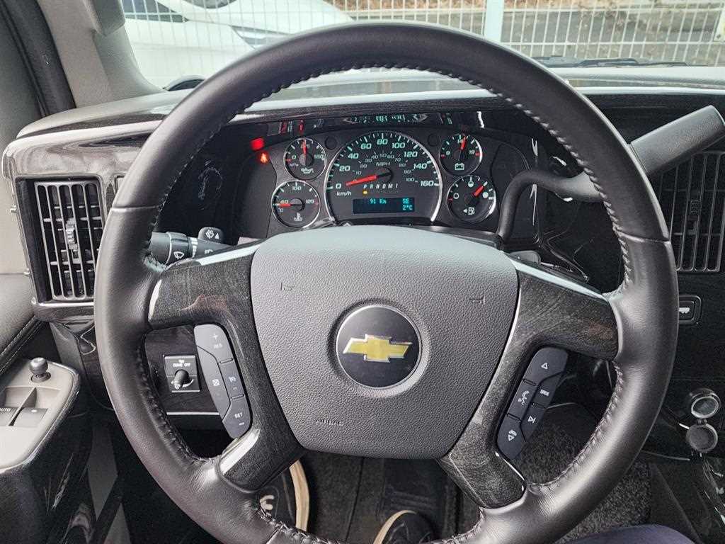 Chevrolet Express van 2017 Blanco - Importación desde Corea - HF Imports Iquique - Foto 16