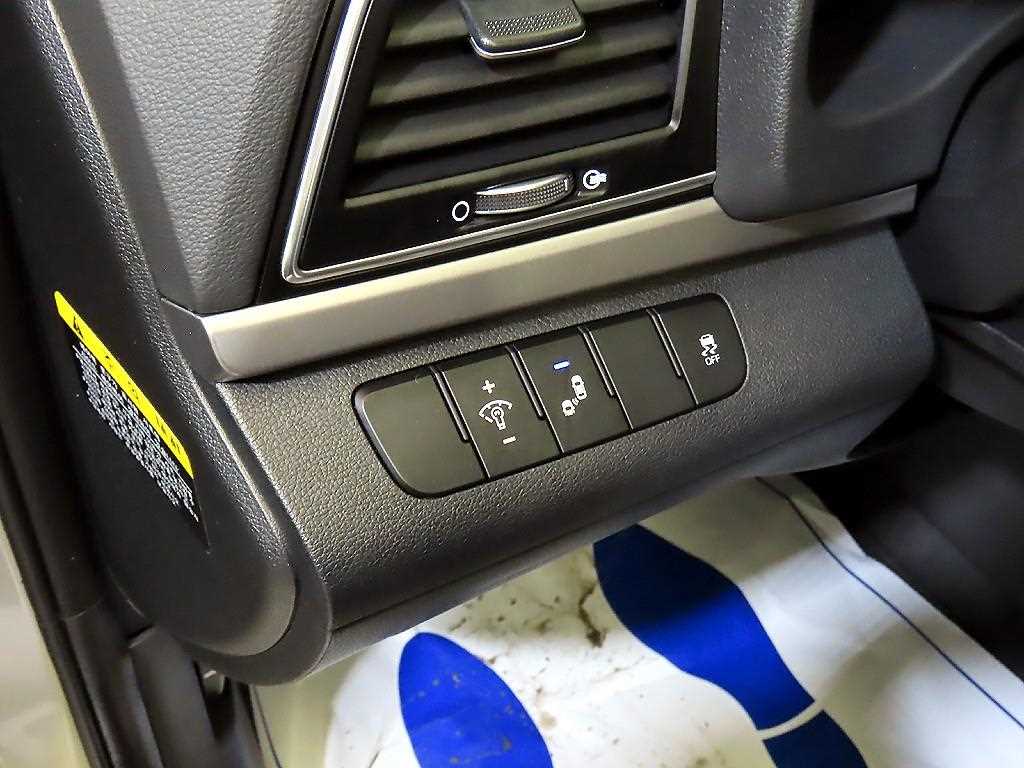 HYUNDAI Avante 2017 Plateado - Importación desde Corea - HF Imports Iquique - Foto 16