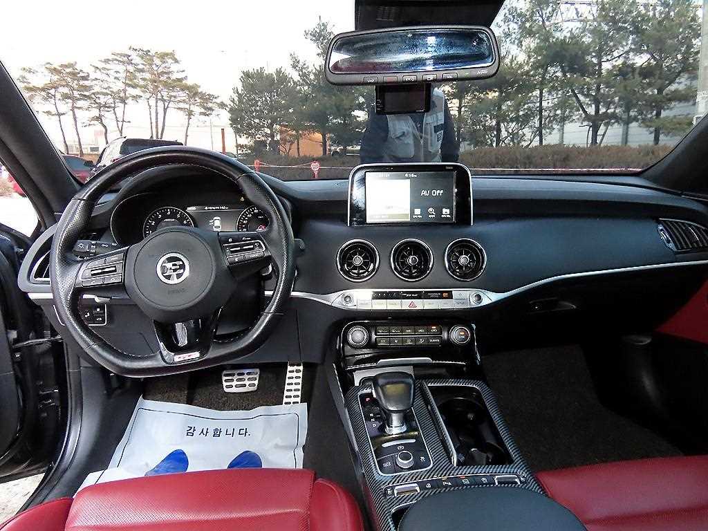 KIA Stinger - Vista 7