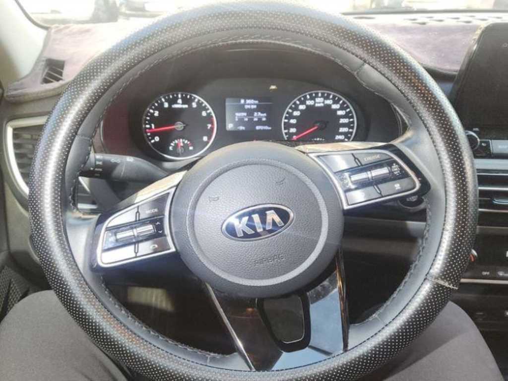 KIA Seltos - Vista 3