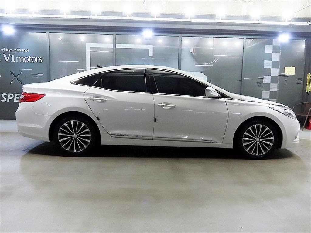 HYUNDAI Grandeur - Vista 3
