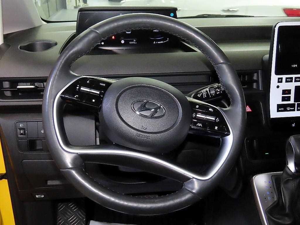 HYUNDAI Staria - Vista 8