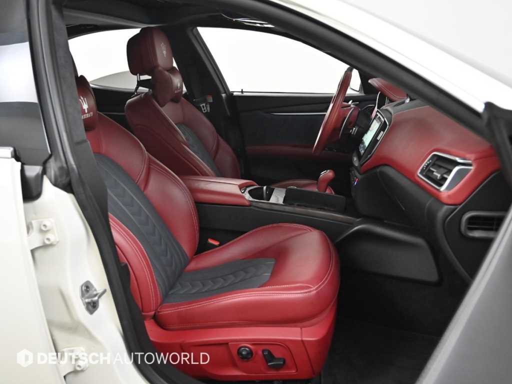 Maserati Ghibli - Vista 10