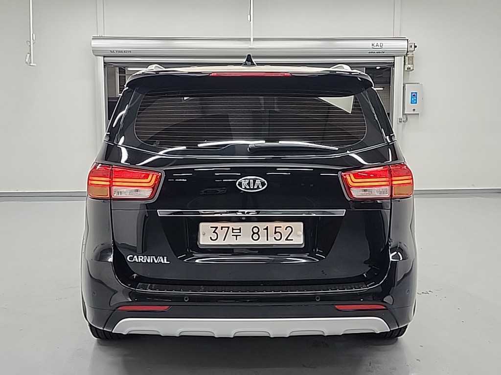 KIA Carnival - Vista 3