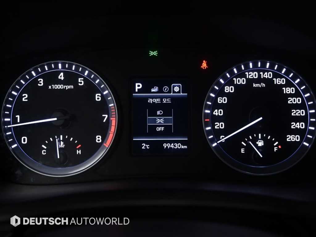 HYUNDAI Sonata - Vista 8