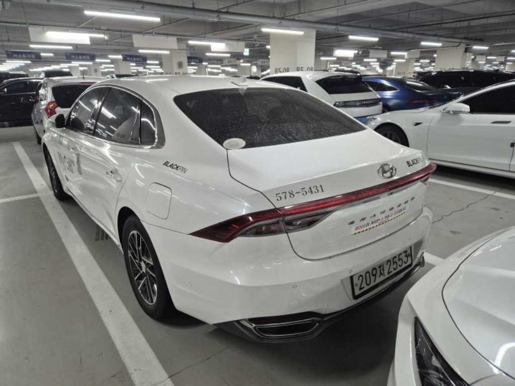 HYUNDAI Grandeur - Vista 4