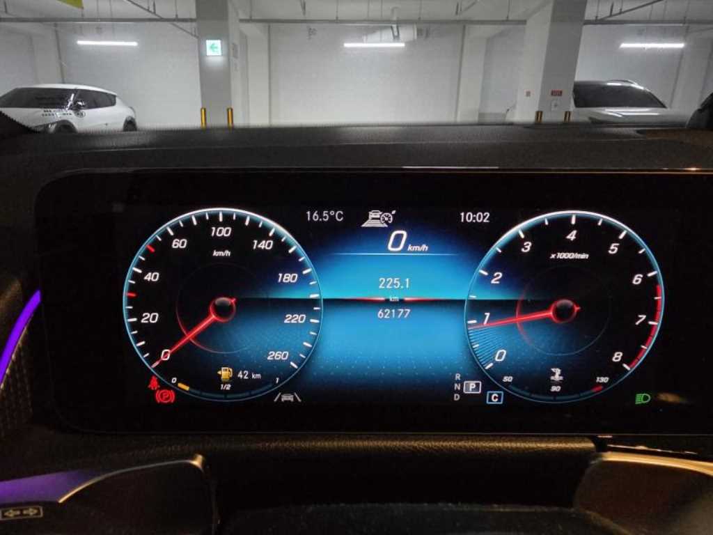 Mercedes Benz GLB Class - Vista 5