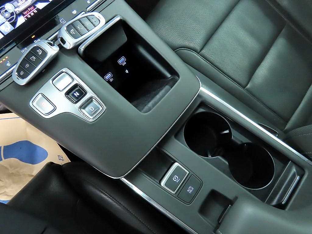 HYUNDAI Grandeur - Vista 10