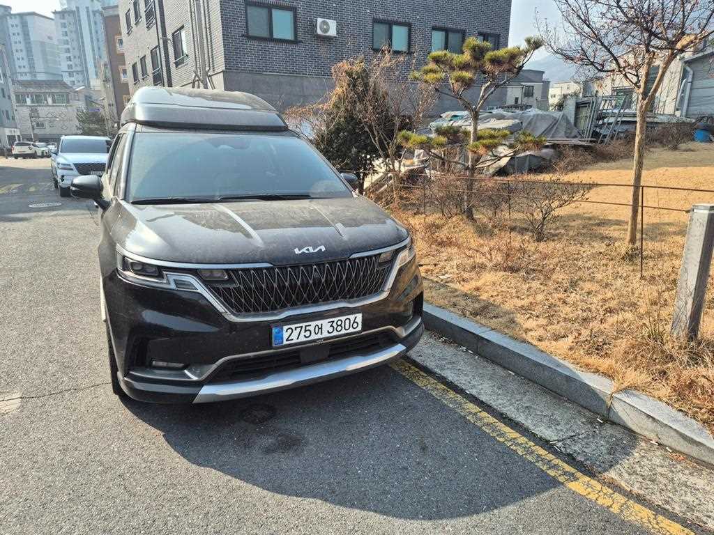 KIA Carnival 2023 Negro - Importación desde Corea - HF Imports Iquique - Foto 1