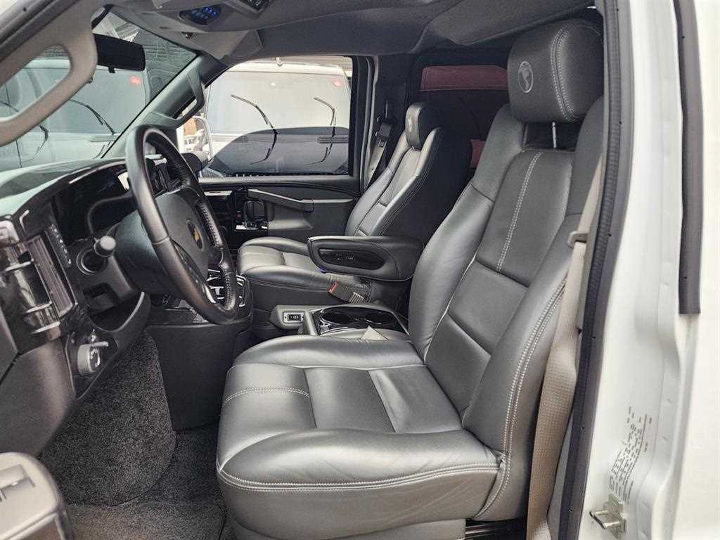 Chevrolet Express van - Vista 9