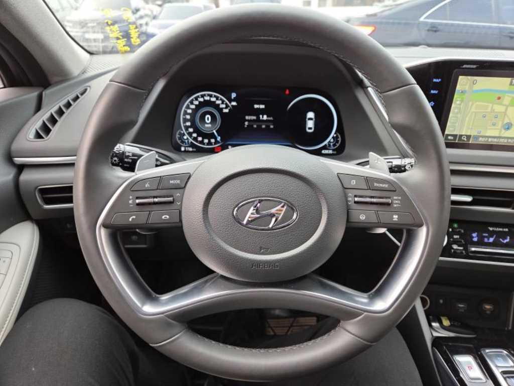 HYUNDAI Sonata - Vista 8