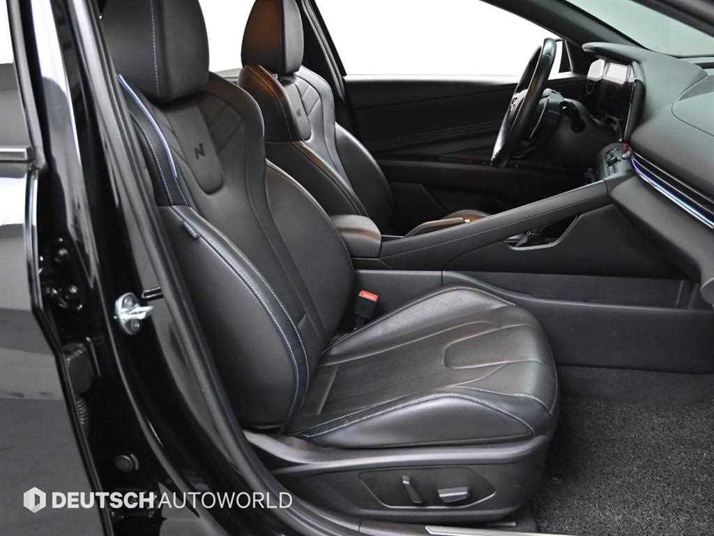 HYUNDAI Avante - Vista 10