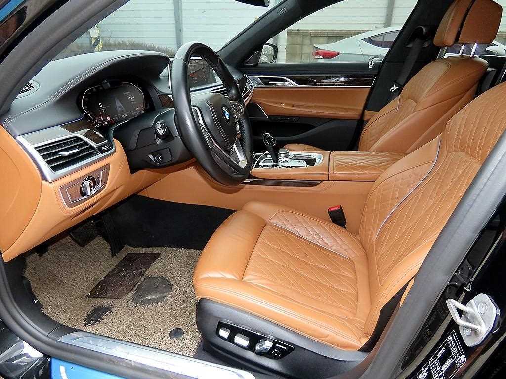 BMW 7 Series - Vista 8