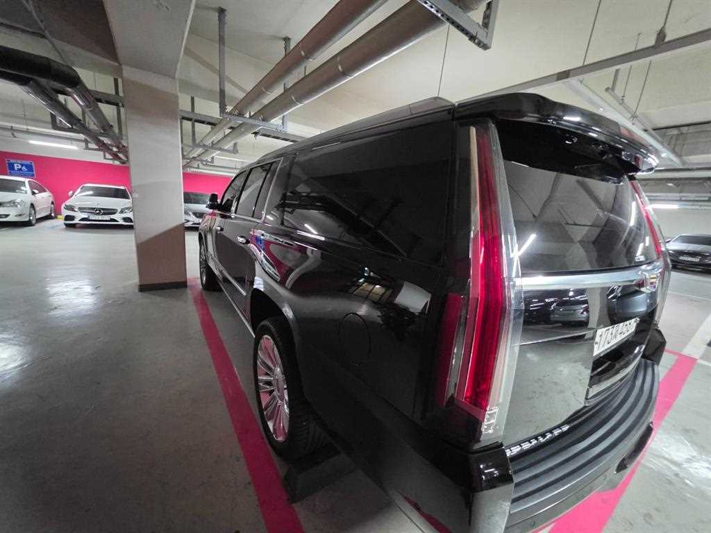 Cadillac Escalade - Vista 5