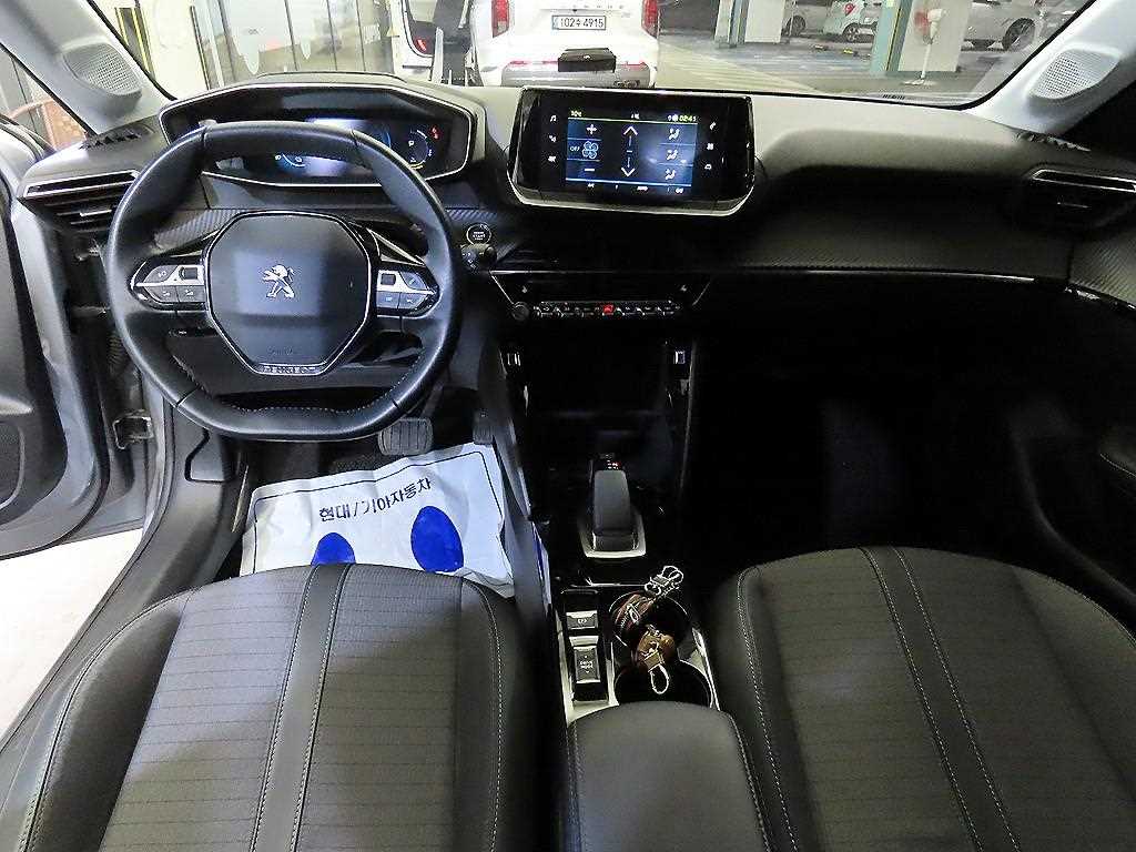 Peugeot 208 - Vista 10