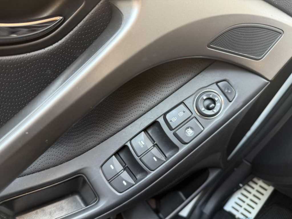 HYUNDAI Avante - Vista 9