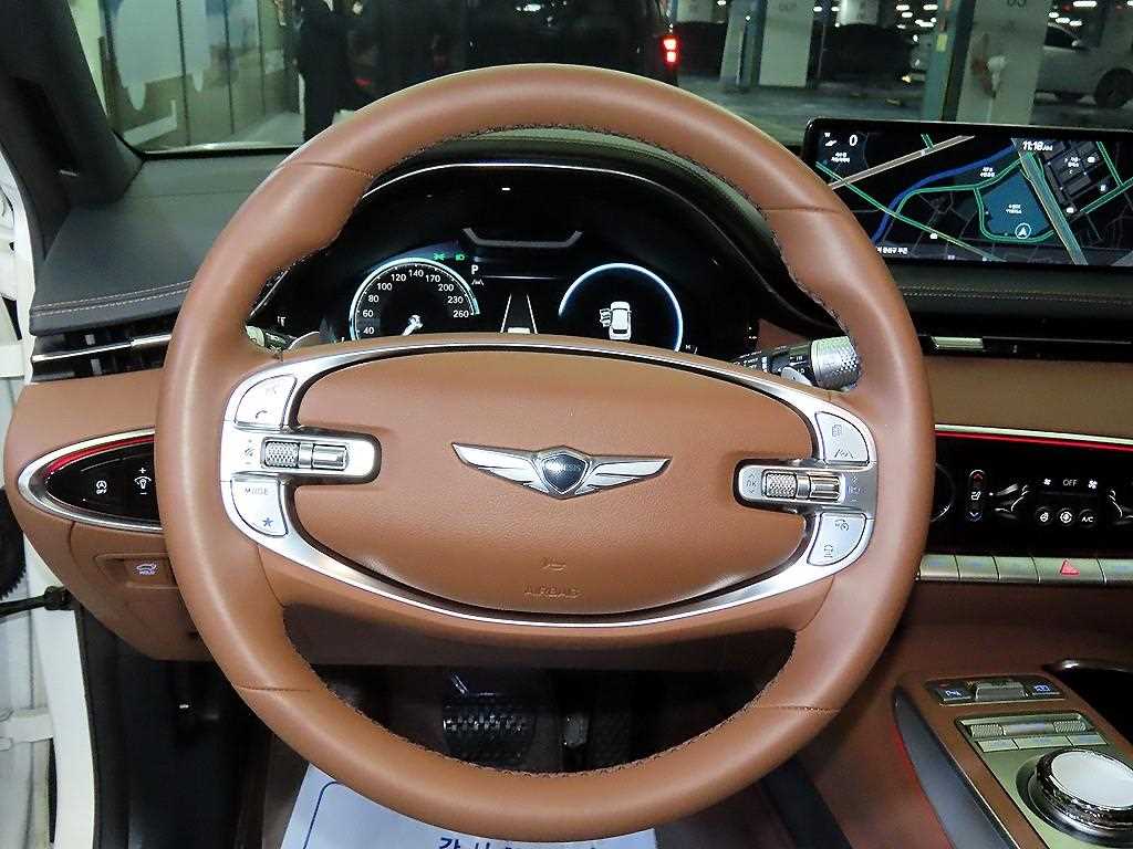 Genesis GV70 - Vista 8