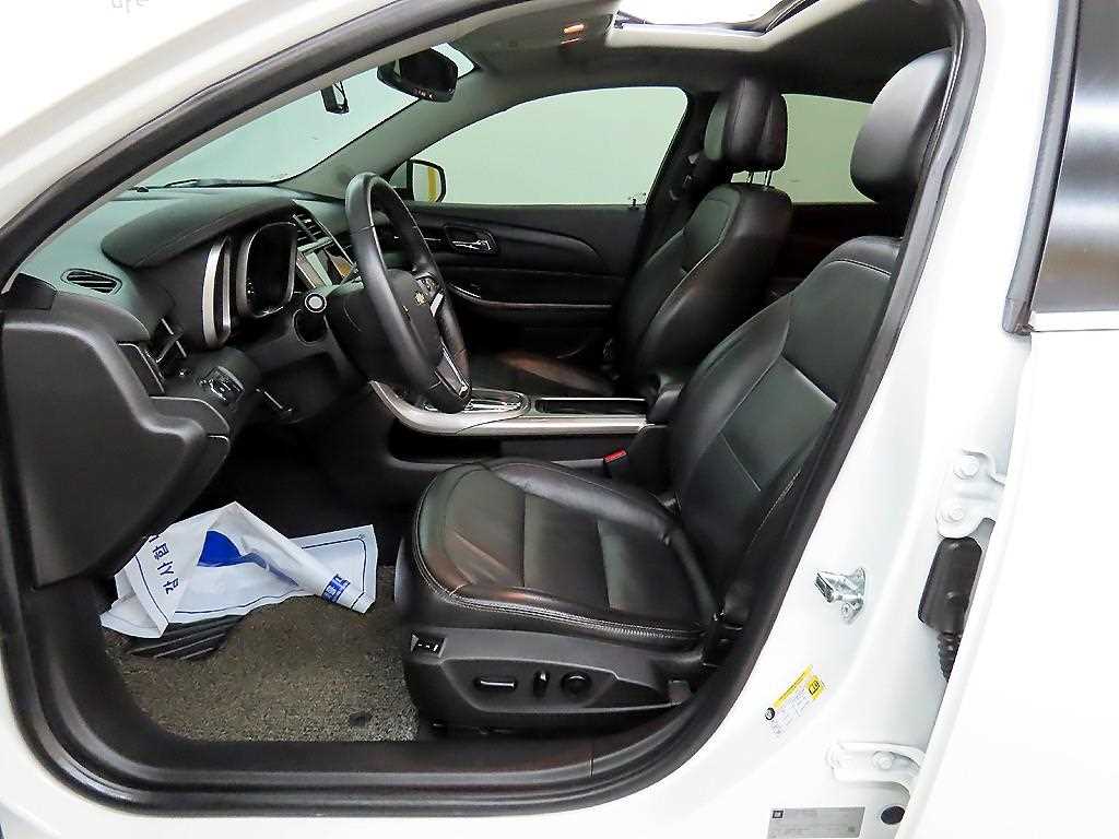 Chevrolet Malibu - Vista 5