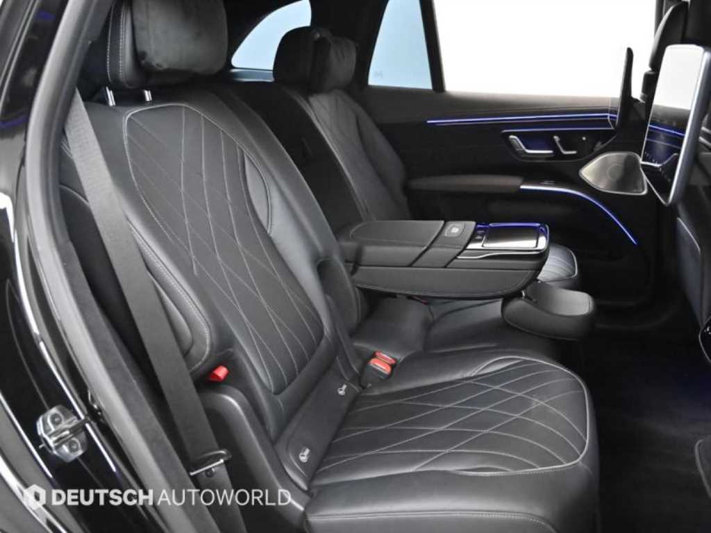 Mercedes Benz EQS - Vista 12