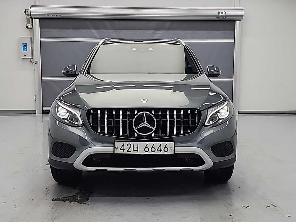 Mercedes Benz GLC Class - Vista 2