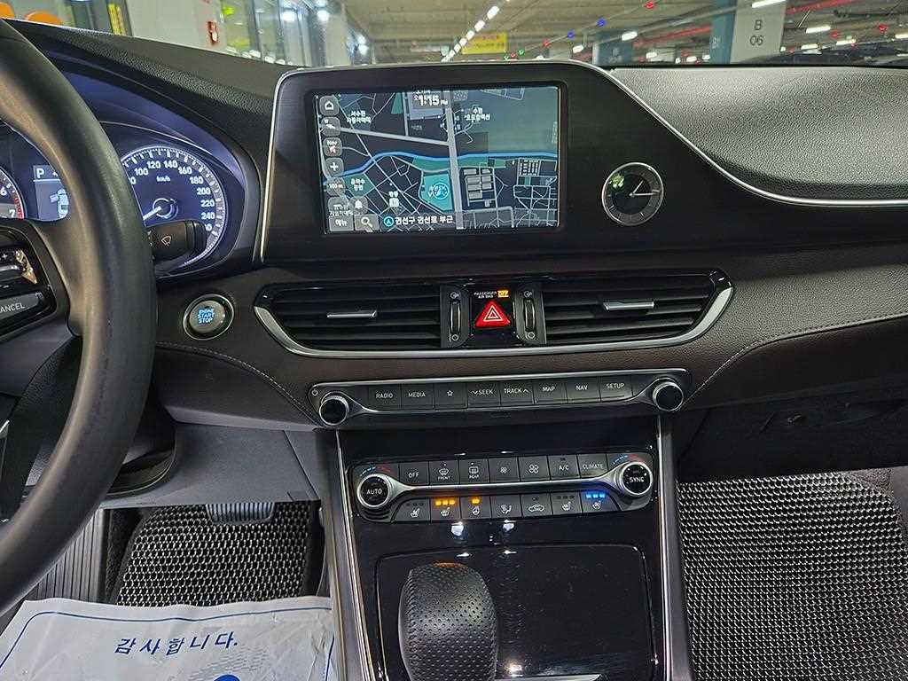 HYUNDAI Grandeur - Vista 11