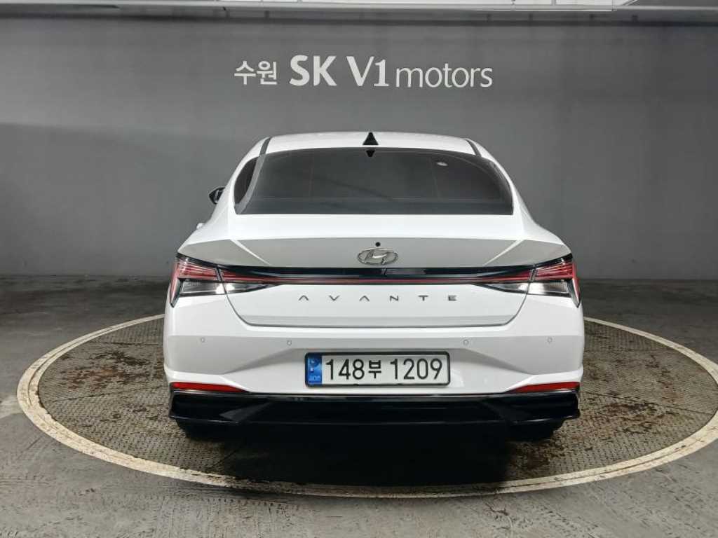 HYUNDAI Avante - Vista 5