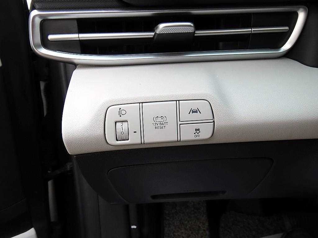 HYUNDAI Avante - Vista 12