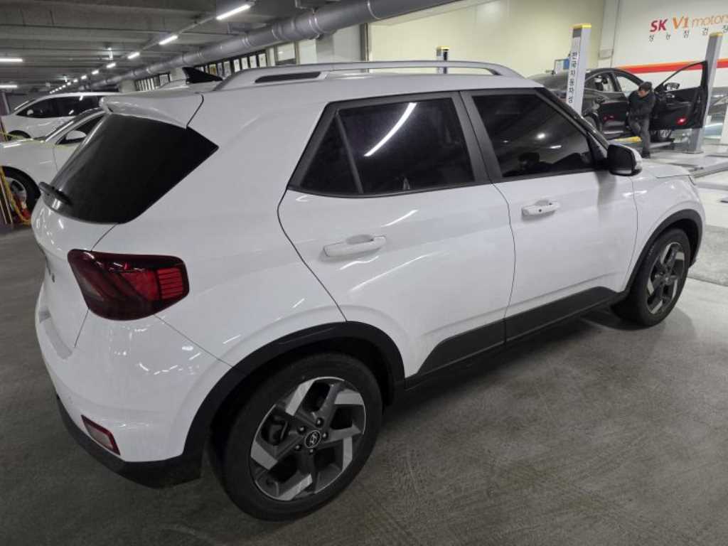 HYUNDAI Venue - Vista 2