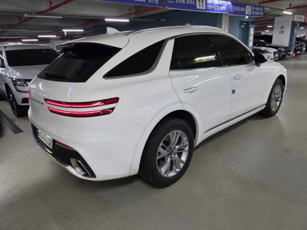 Genesis GV70 - Vista 5