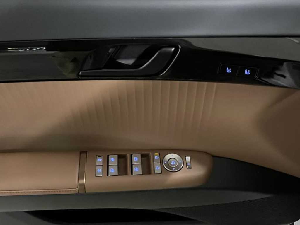 HYUNDAI Grandeur - Vista 9