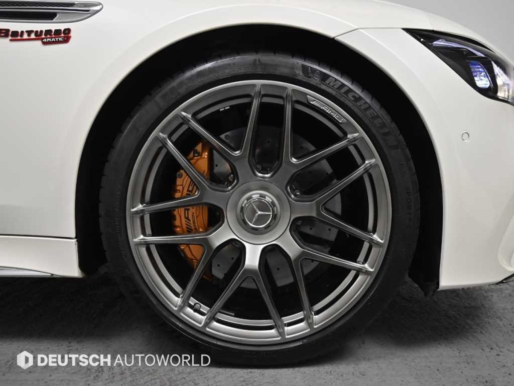 Mercedes Benz AMG GT - Vista 5