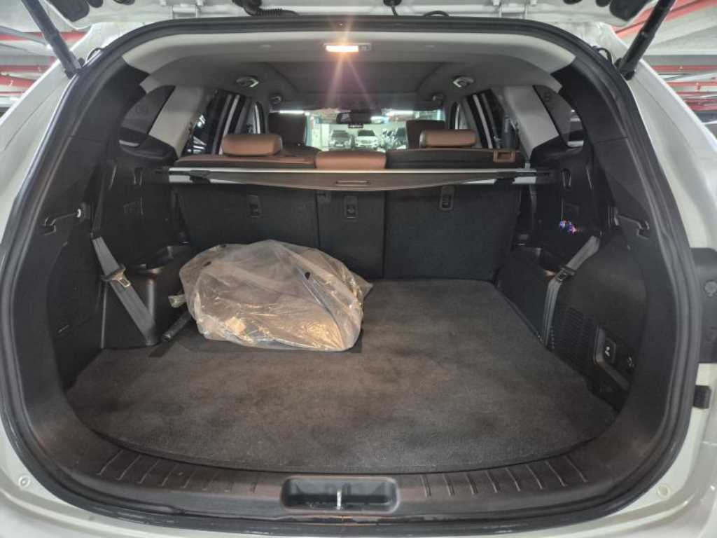 HYUNDAI Maxcruz - Vista 5